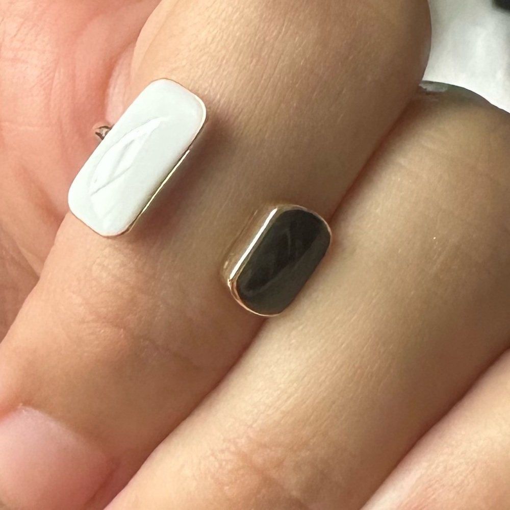 Black & white mid century modern ring boho chic design classic jewelry